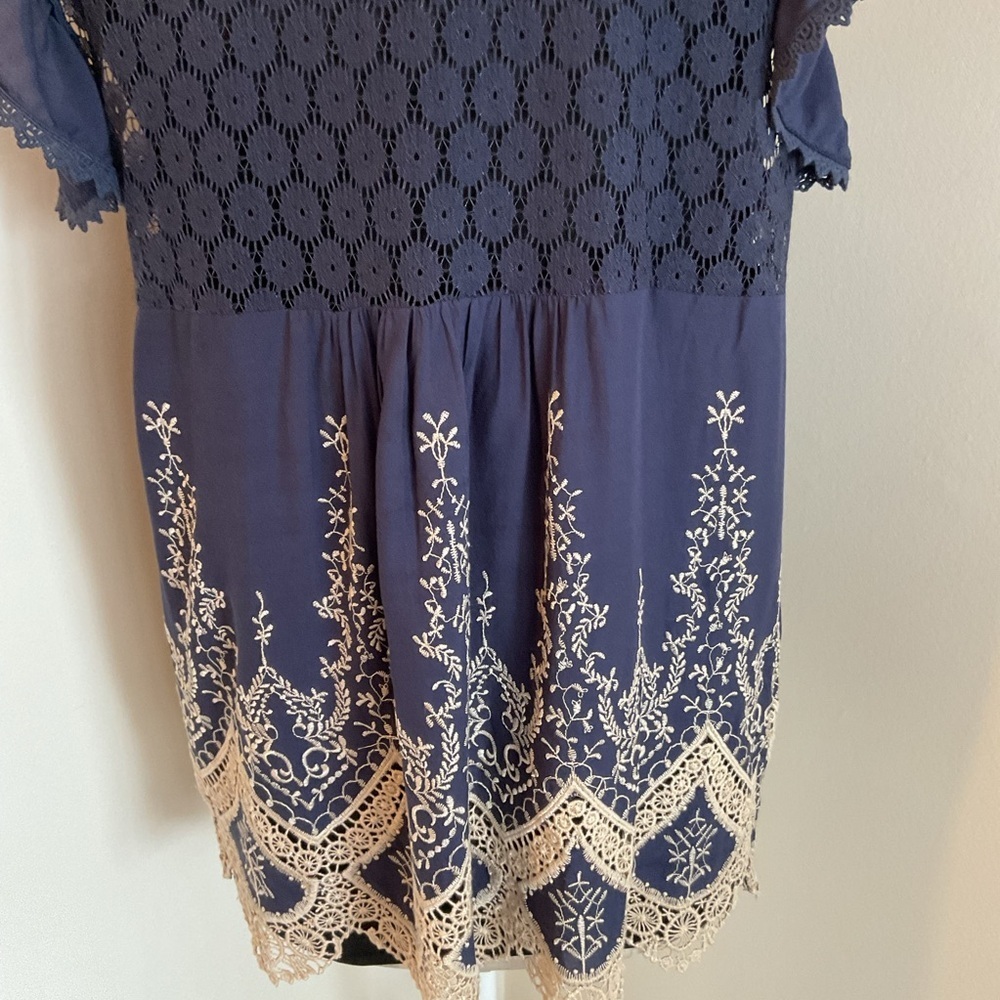 Source Unknown Blue Cream Ruffled Cap Sleeve Embroidered Boho Blouse Top Large - Picture 9 of 10